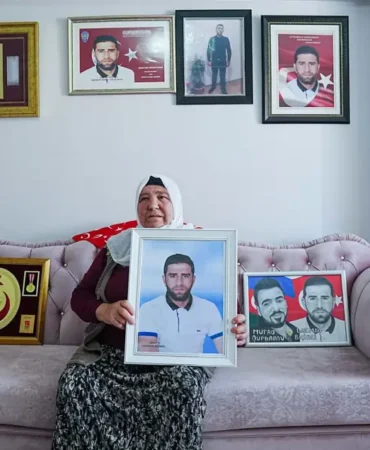 Kiz-cenazesini-beklerken-15-Temmuz8217da-oglu-sehit-oldu-featured