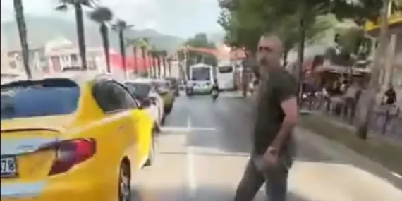 Kör noktadaki yayaya motosiklet çarpması