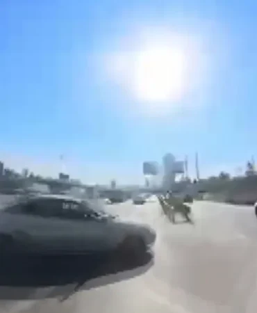 Korkunc-kaza-Kontrolsuz-yan-yola-giren-otomobil-motosiklete-carpti-featured
