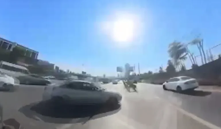 Korkunc-kaza-Kontrolsuz-yan-yola-giren-otomobil-motosiklete-carpti-featured