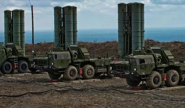 Kremlin8217den-S-400-aciklamasi-Turkiye-ile-temas-suruyor-featured