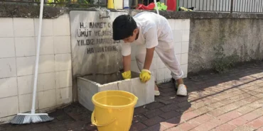 Kucuk-gonulluden-buyuk-vefa-Sehit-mezarliklari-ve-hayrat-cesmeleri-temizliyor-featured