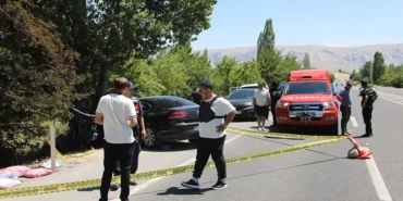 Malatya8217da-agaca-carpan-otomobilde-iki-olu-dort-agir-yarali-featured