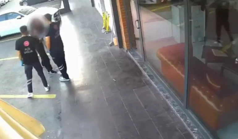Maltepe8217de-alkollu-oldugu-iddia-edilen-kadinin-saglik-ekiplerine-saldirisi-featured