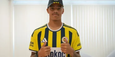 Mason-Greenwood-Fenerbahce-icin-Istanbul8217da-coskulu-karsilandi-featured