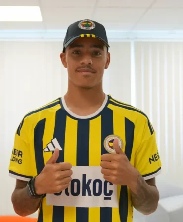 Mason-Greenwood-Fenerbahce-icin-Istanbul8217da-coskulu-karsilandi-featured