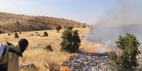 Mazıdağı Ortaklı’da örtü ve anız yangını söndürüldü