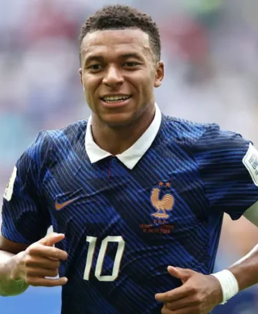 Mbappe-Dunya-Kupasi-tarihine-gecti-Messi8217yi-geride-birakti-featured