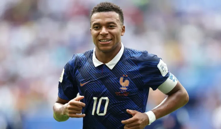 Mbappe-Dunya-Kupasi-tarihine-gecti-Messi8217yi-geride-birakti-featured