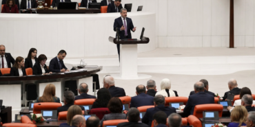 Meclis-onayladi-En-dusuk-emeklilik-ayliginda-artis-uygulaniyor-openai-image