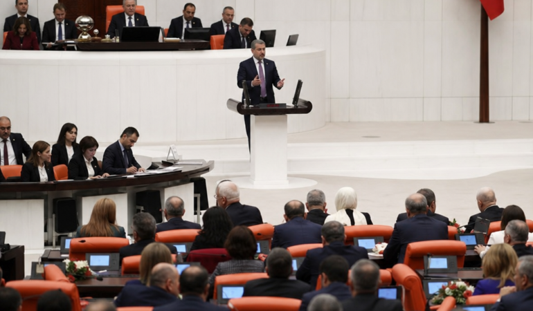 Meclis-onayladi-En-dusuk-emeklilik-ayliginda-artis-uygulaniyor-openai-image