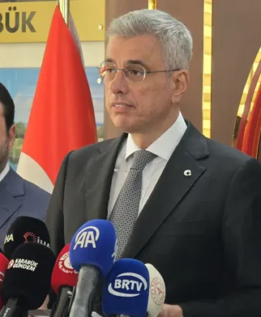 Memisoglu-Turkiye-saglikta-dunyaya-ornek-gosterilen-ulkelerden-biri-featured