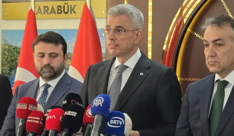 Memisoglu-Turkiye-saglikta-dunyaya-ornek-gosterilen-ulkelerden-biri-featured