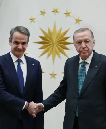 Micotakis-Turkiye-ile-Yan-Yana-Yasamak-Kacinilmaz-featured