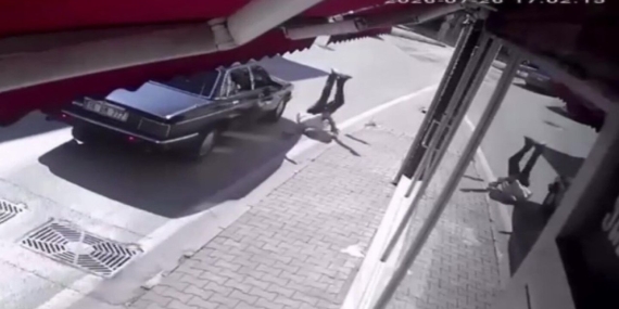 Mudanya’da otomobilin çarpmasıyla ağır yaralanan yaya