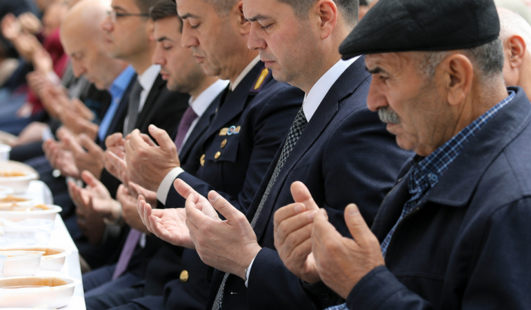 Mudanyada-Sehitler-Anisina-Dayanisma-ve-Bereket-Icin-Dua-kai