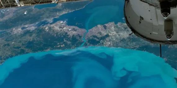 NASA’dan İstanbul paylaşımı: Uzaydan turkuaz görüntü