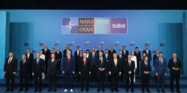 NATO-Zirvesi8217nde-Tek-Spor-Ayakkabi-Dikkati-Cekti-featured