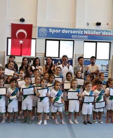 Niluferde-Yaz-Spor-Okullari-sertifika-coskusu-featured