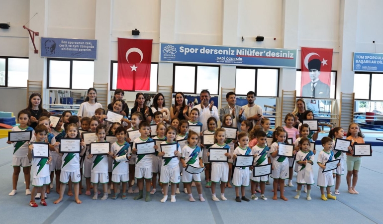 Niluferde-Yaz-Spor-Okullari-sertifika-coskusu-featured
