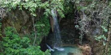 Ormanin-Icinde-Gizli-Kalan-Selale-Yeniden-Costu-featured