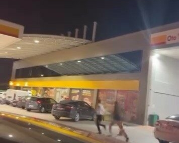 Osmangazi’de Akaryakıt İstasyonunda Sopalı Kavga Kameraya Takıldı