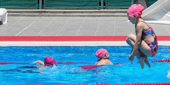 Osmangazi’de Çocuklar Geleceğe Kulaç Atıyor