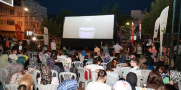 Osmangazide-Yazlik-Sinema-Coskusu-Cocuklarla-Bulustu-featured