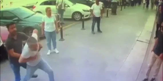 Otogara babasını karşılayan taksiciyle duraktaki şoförler arasında bıçaklı kavga