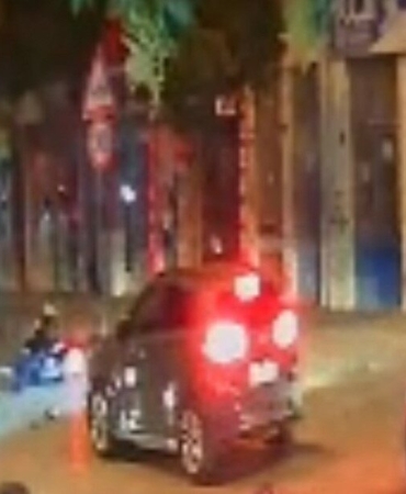 Park-halinde-cikan-otomobile-carpan-motosikletli-yaralandi-featured