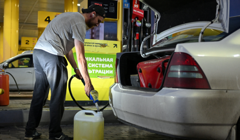 Petrol-devi-Rusya8217da-yakit-krizi-buyuyor-featured