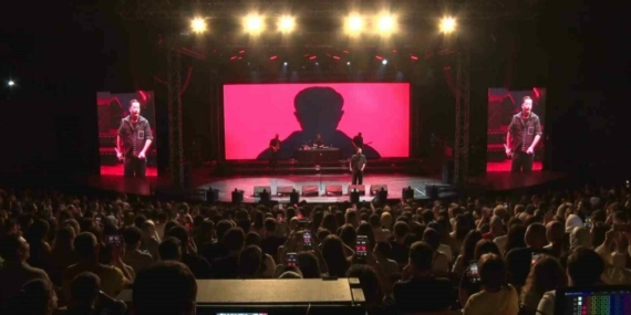 Poizi Bursa Festivali’nde hayranlarını büyüledi