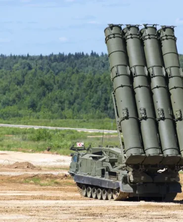 S-400-Hava-Savunma-Sistemi-Menzili-ve-Ozellikleri-featured