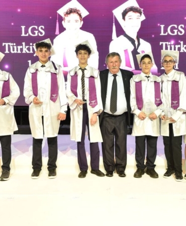 Sahinkayadan-LGSde-cift-Turkiye-birinciligi-elde-edildi-featured