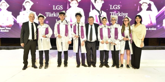 Şahinkaya’dan LGS’de çift Türkiye birinciliği elde edildi