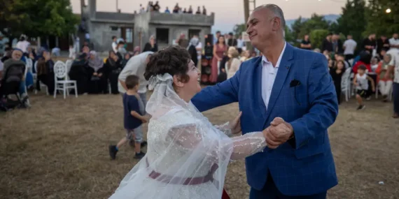 Sakarya’da Merve’nin gelinlik hayali için seferberlik