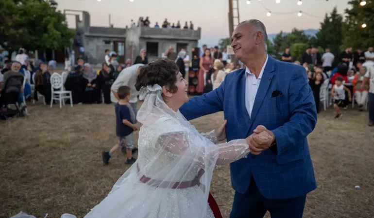 Sakarya8217da-Merve8217nin-gelinlik-hayali-icin-seferberlik-featured