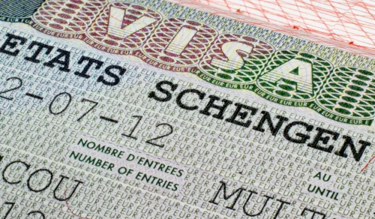 Schengen8217de-8216guvenilir-kisiler8217-formulu-masada-5-yillik-vize-kimlere-featured