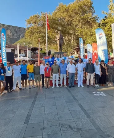 Serbest-dalista-2-Turkiye-rekoru-kirildi-featured