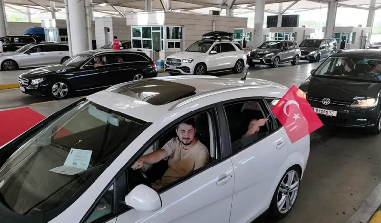 Sinir-kapisinda-buyuk-sevinc-8220Iki-yildir-icimde-tutuyorum-sevincimi8221-featured
