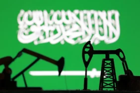 Suudi-Arabistan-petrolde-tarihin-en-buyuk-indirimini-yapti-featured