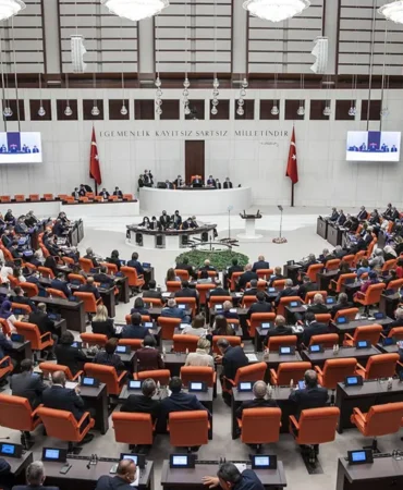 TBMM8217de-Ogrenci-Affi-ve-Yuksekogretim-Teklifi-Kabul-Edildi-featured
