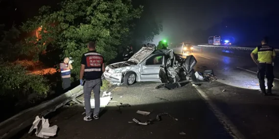 TIR-arizali-otomobile-carpti-1-cocuk-oldu-3-kisi-yaralandi-featured