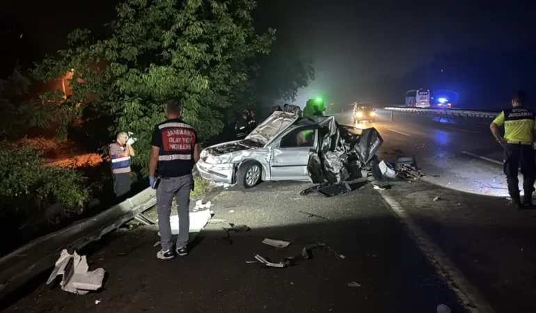 TIR-arizali-otomobile-carpti-1-cocuk-oldu-3-kisi-yaralandi-featured