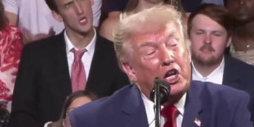 Trump8217in-mitinginde-taklidini-yapan-genc-damga-vurdu-featured