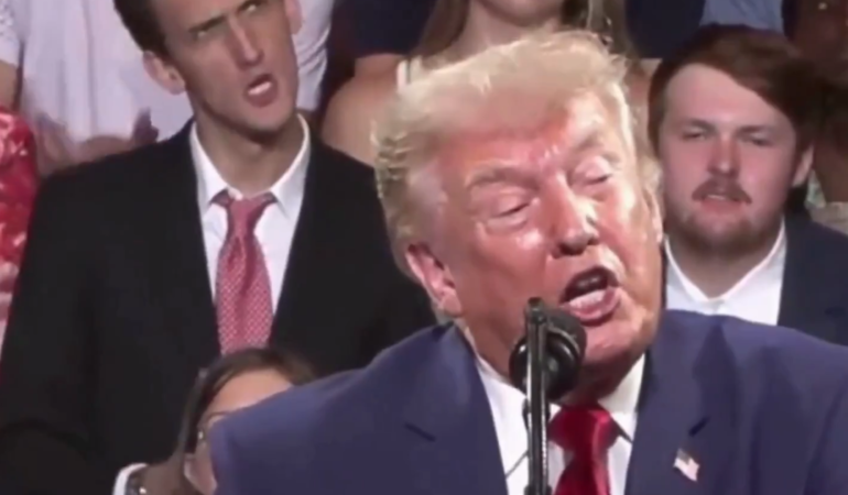 Trump8217in-mitinginde-taklidini-yapan-genc-damga-vurdu-featured
