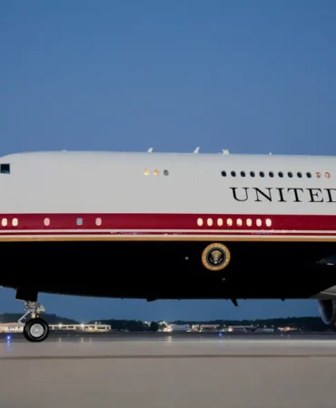 Turkiye-donusunde-ani-karar-Trump-eski-Air-Force-One8217a-yoneldi-featured