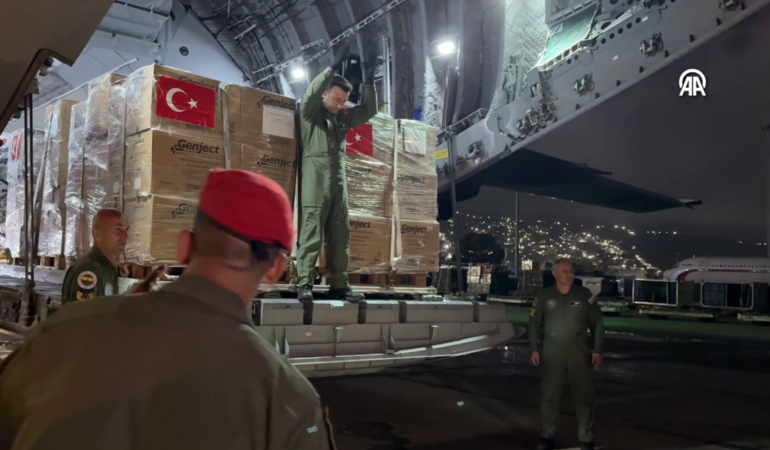 Turkiye8217den-Venezuela8217ya-30-ton-insani-yardim-Caracas8217a-ulasti-featured