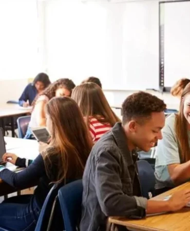 Universitelerde-yeni-donem-basliyor-Ogrenci-ve-akademisyenler-featured