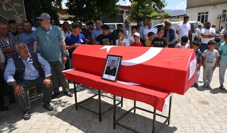 Uzman-Cavus-memleketinde-gecirdigi-kalp-kriziyle-hayatini-kaybetti-featured